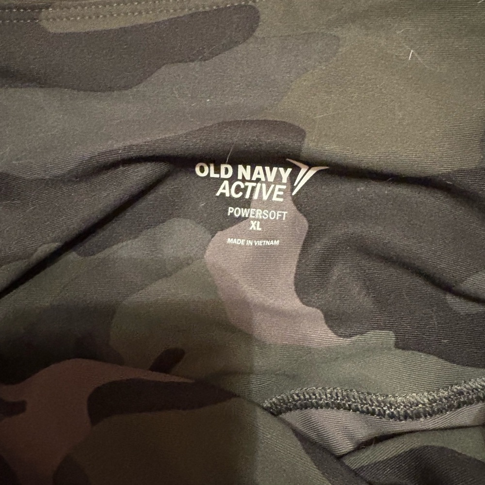 Old Navy Women's Camo Bike Shorts - Picture 2 of 3